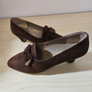Yoshinoya Ginza Tokyo Brown Suede Pumps Low Kitten Heel Women Size 6.5 / 23.5 cm